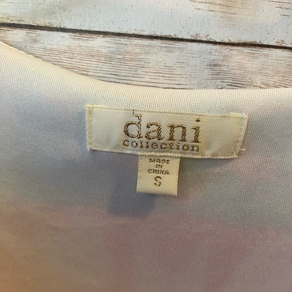 Dani Collection Romper Size Small - Picture 4 of 4